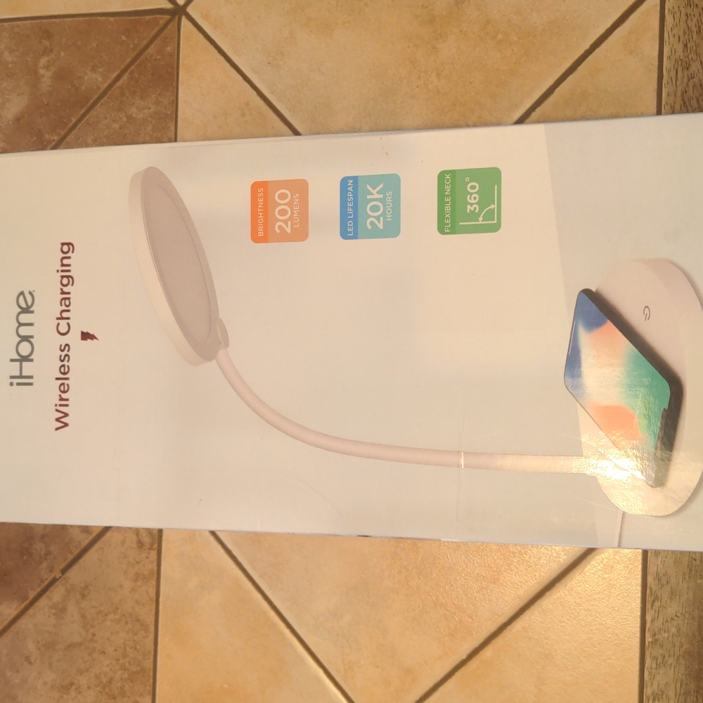 IHome LED+wireless charging station new in sealed box